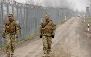 Csaknem kétezer migráns akart átjutni a határon