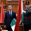 Magyar Péter miniszterelnök leteszi esküjét az új Országgyűlés alakuló ülésén (Fotó: MTI/Illyés Tibor)