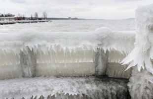 Tél a Balatonon