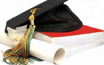 Eddig kell diplomát szereznie annak, aki már abszolvált