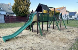 Megújul a manótéri játszóvár
