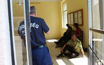 Migránsokat fogtak Jákó-Nagybajom állomáson a tehervonatban