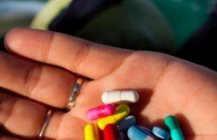 Áprilistól a patikus is követheti a beteg gyógyszerkiváltását