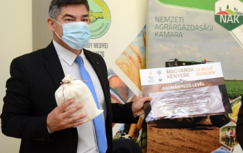 Magyarok Kenyere: harminc tonna gabonát adományoztak a somogyi gazdák