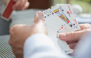 Miért éri meg regisztrálni egy online kaszinó felületén?