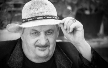 Meghalt Kadlott Karcsi, a mulatós zene ikonikus alakja