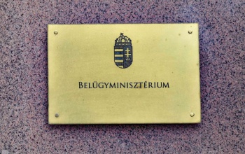 Adathalász csalók garázdálkodnak a Belügyminisztérium nevében