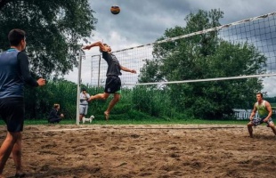 Kaposvári fiatalok sikerei a strandröplabda pályákon