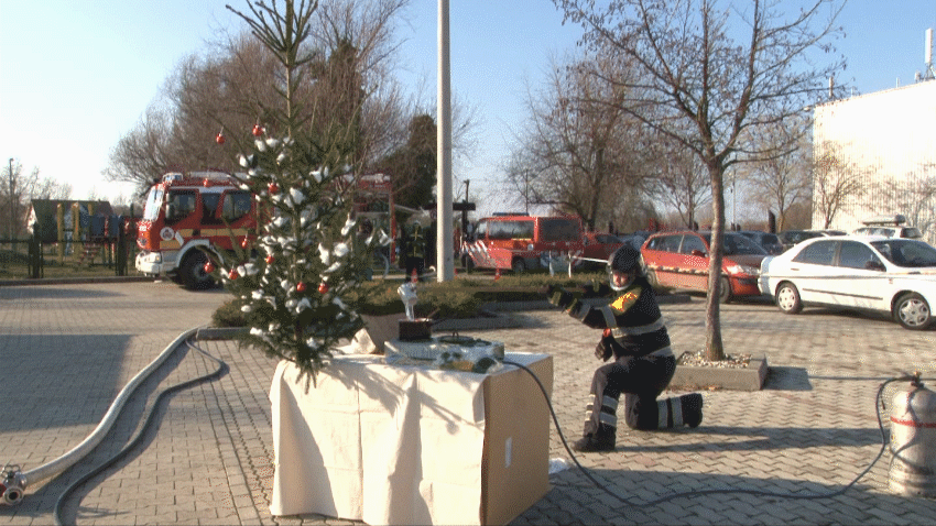 Egy komplett szobát gyújtottak fel egy kaposvári parkolóban