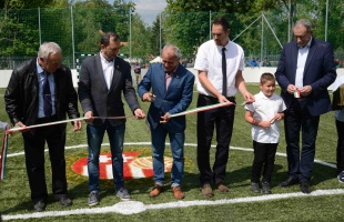 Műfüves focipályát adtak át Segesden