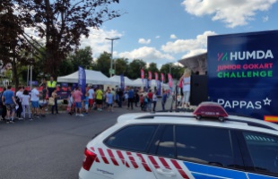 A rendőrök is kitelepültek a Junior Gokart Challenge családi napjára