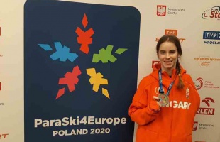 Fekete Lilla ezüstérmes lett a snowboard óriás műlesiklás versenyen