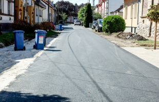 A Klapka utcában is új aszfaltot kap az út