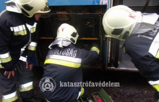 Kigyulladt egy csuklós busz Toponáron