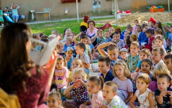 A Csiky művészei meséltek a Petőfi oviban - fotók