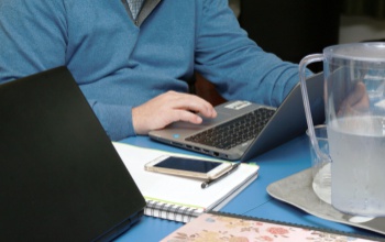 Év végéig érdemes a kisvállalati adót választani