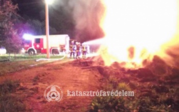 Több száz bála égett Fiadon
