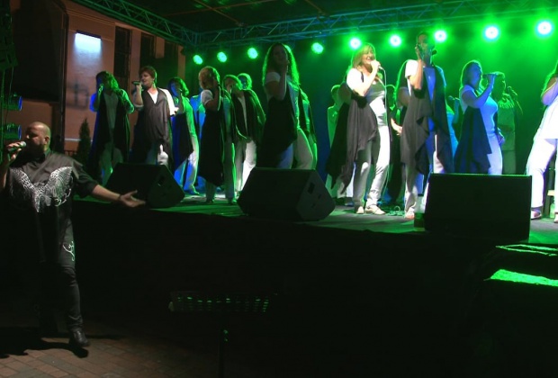 Feltöltődés gospel slágerekkel