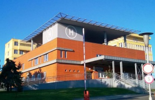 Arcon ütötte az éjszakás ápolót az ittas férfi