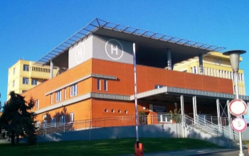 Arcon ütötte az éjszakás ápolót az ittas férfi
