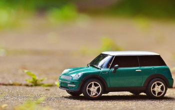 KGFB-kampány: ma éjfélig még felmondhatják kötelező biztosításukat az autósok