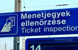 Busz, kocsi vagy vonat: mivel éri meg utazni?