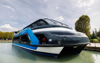Kifutott a nyílt vízre a Balaton új csodája