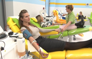 Kényelmesen segíthetünk - körbejártuk a kaposvári Plazma Pontot