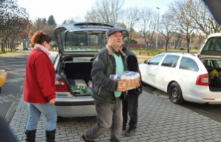 Adományokat gyűjtöttünk a rászorulóknak