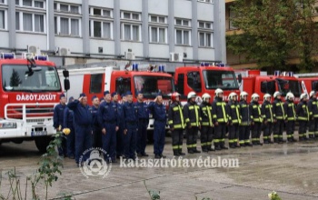 Kerek születésnaposokat köszöntöttek a tűzoltóságon