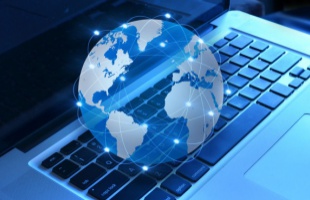 Program a fiatalok tudatos internethasználatáért