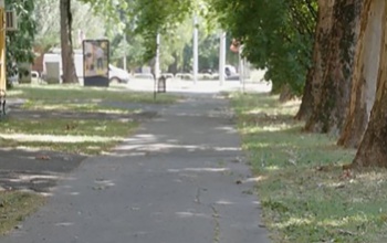 Megújul a járda a 48-as ifjúság útja 40. előtt