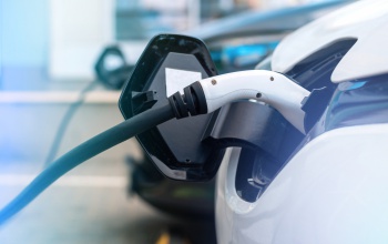 Ezt teszi a meleg az elektromos autókkal