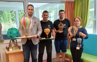 Hőlégballon makettek emlékeztetnek az I. Rippl-Rónai Kupára