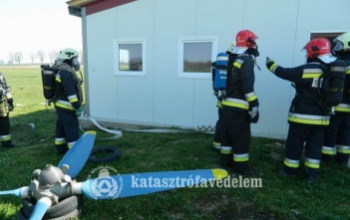 Irányíthatatlan helikopter - gyakorlatoztak a katasztrófavédők