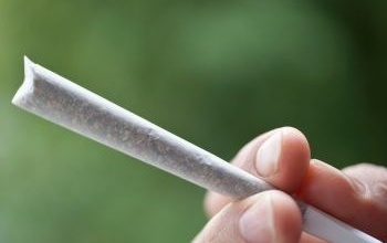 Tízmillió forint drogmegelőzési programokra
