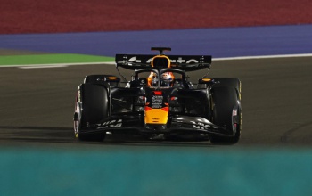 Verstappen nyert Dohában, a jövő héten dől el a vb
