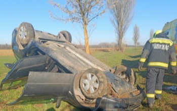 Felborult autó Jutánál és lángra kapott aljnövényzet – íme, a somogyi tűzoltók hétvégéje