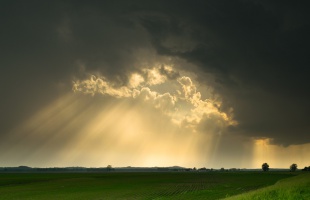 Harminc fok közeli meleg és felhőszakadás várható a napokban