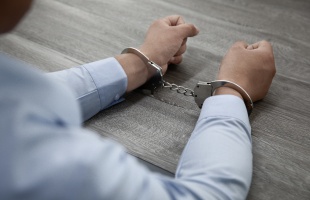 2 nőt és 3 férfit tartóztattak le költségvetési csalás miatt