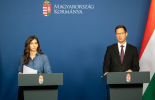 Május végéig marad a digitális oktatás, de hétfőtől vidéken szinte minden kinyithat