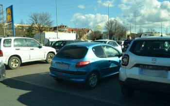 Nekiment, továbbment, keresik