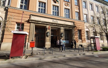 Megkezdte a Magyar Posta a megemelt novemberi nyugdíjak kézbesítését