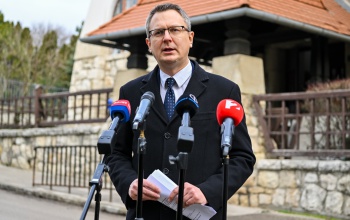 Érkezik az emelt bér az állami intézményekben dolgozó tanárok és óvónők részére