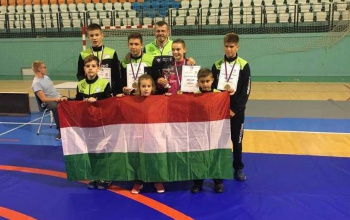 Birkózóink a jégveremben
