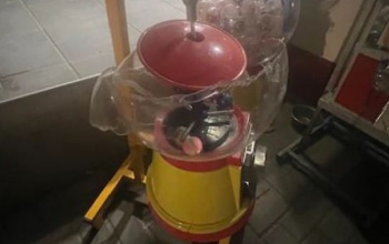 Elnyelte a pénzét a játékautomata, ökölütésekkel  és rúgásokkal állt bosszút