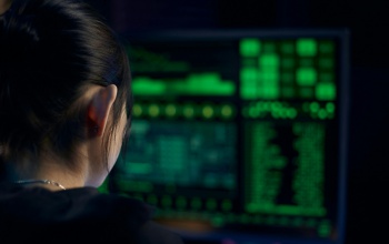 Több száz vásárlót vertek át online – vádemelést javasolnak egy anya-lánya páros ellen