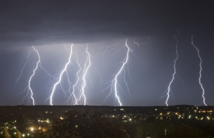 Nem tudják megmondani, hova csaphat a villám