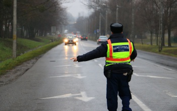 Közúti ellenőrzések a téli közlekedésbiztonság javításáért