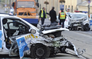Összeütközött két rendőrautó Budapesten